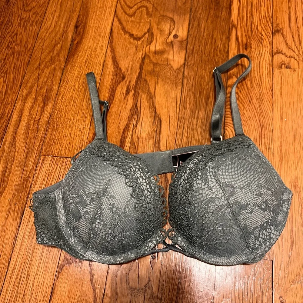 Green Lace Bombshell Bra - Picture 2 of 5